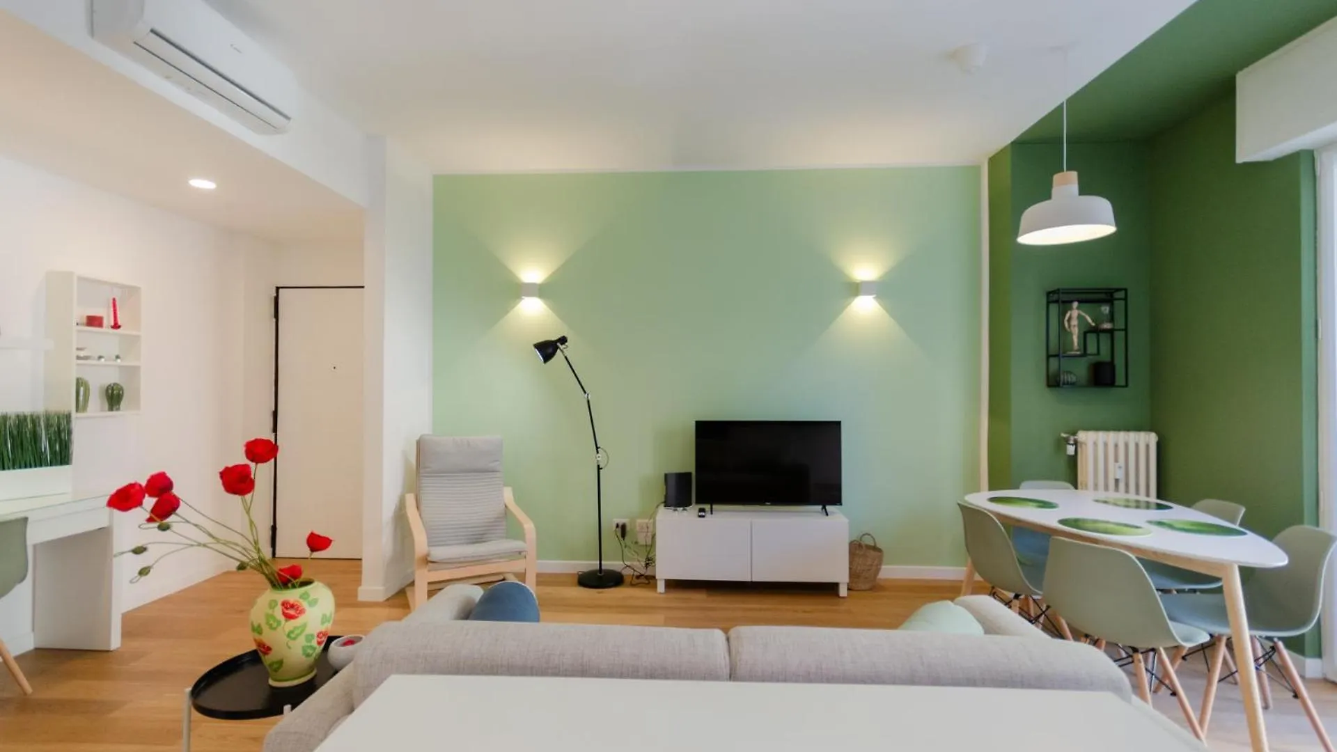 Vivimi Home Fiordalisi Stile & Comfort Vicino Metro Milano 0*,  Italia