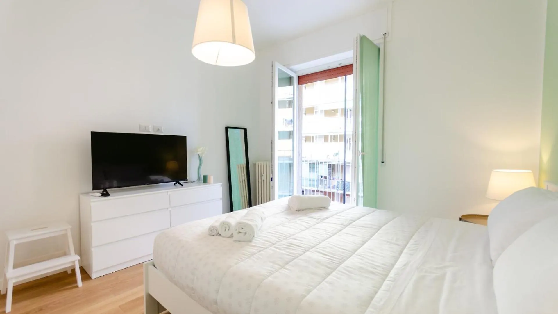 Vivimi Home Fiordalisi Stile & Comfort Vicino Metro Milano