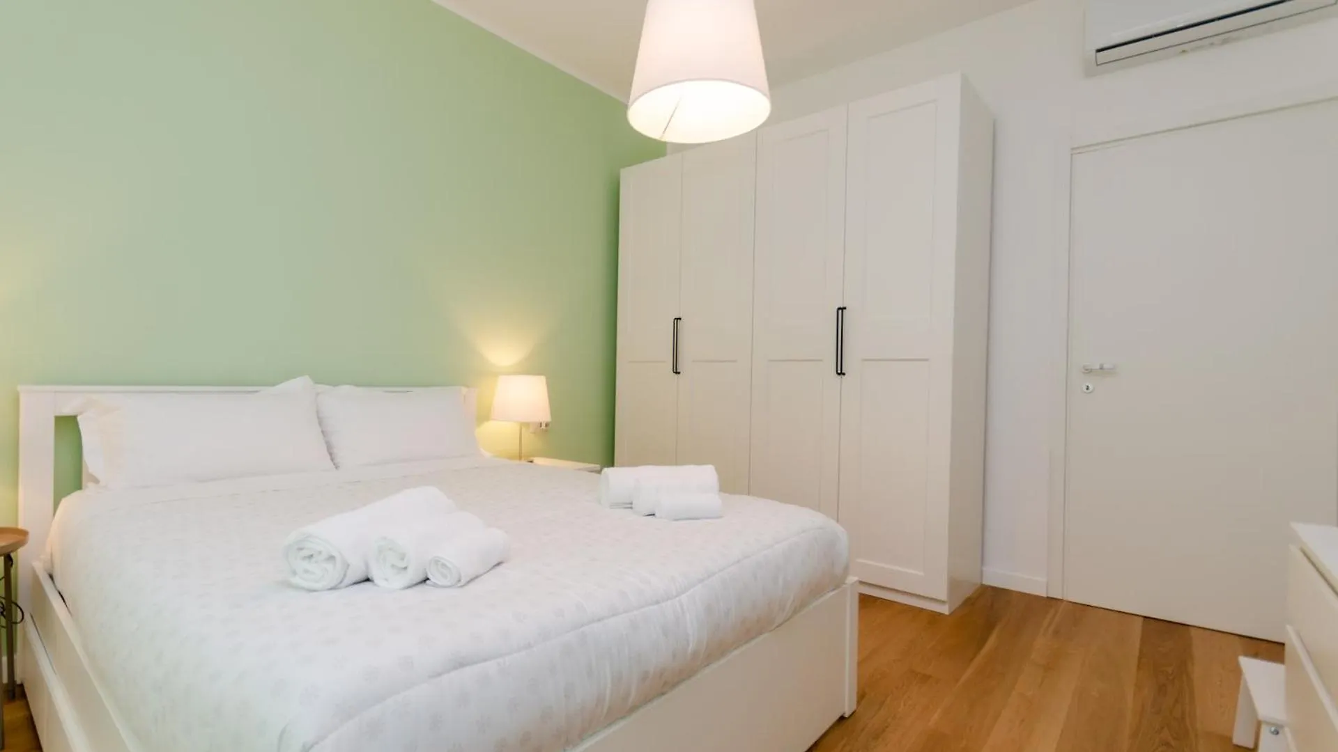 Vivimi Home Fiordalisi Stile & Comfort Vicino Metro Milano Italia