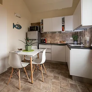 https://sui-tetti.hotelitalianriviera.com