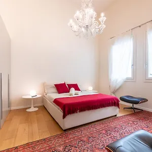 https://apt-chic-elegance-at-borgo-tommasini.emilia-romagnahotels.net